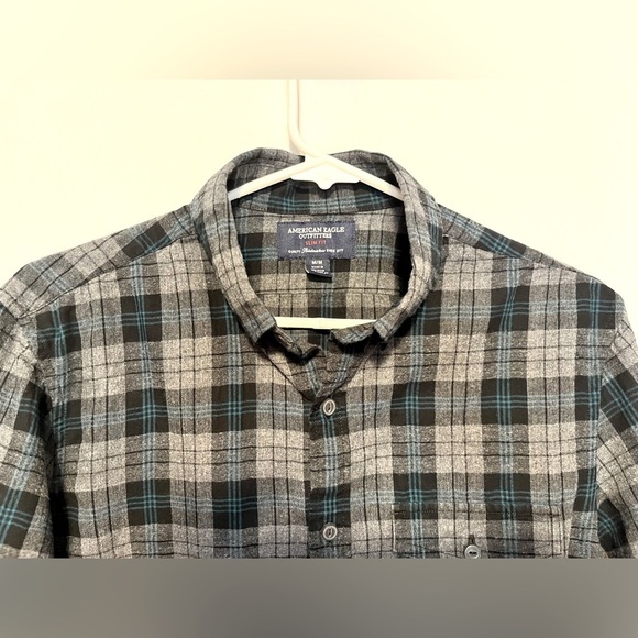 American Eagle Outfitters Men's Slim Fit Flannel Button Down Size M - Picture 2 of 4